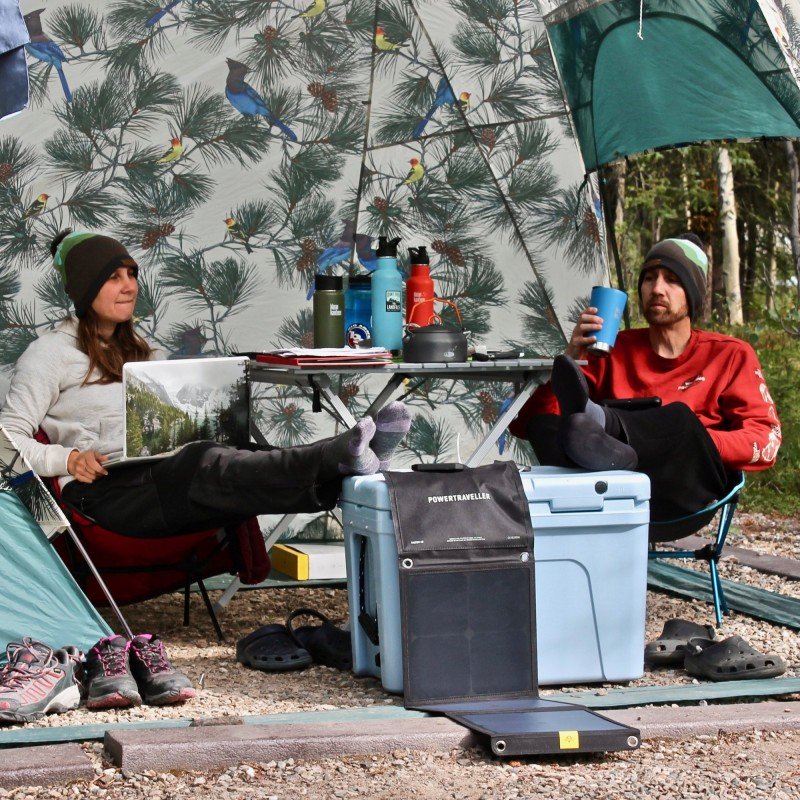 13333-powertraveller-falcon-40-osszehajthato-napelem.html