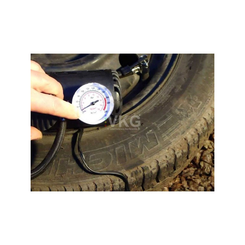auto-kompresszor-pumpa-230v-12v-250-psi-gyors-es-hatekony-autogumi-pumpalas-otthon-es-utkozben-hasznalhato-autokhoz-motorokhoz-es-kerekparokhoz-is-vim-378